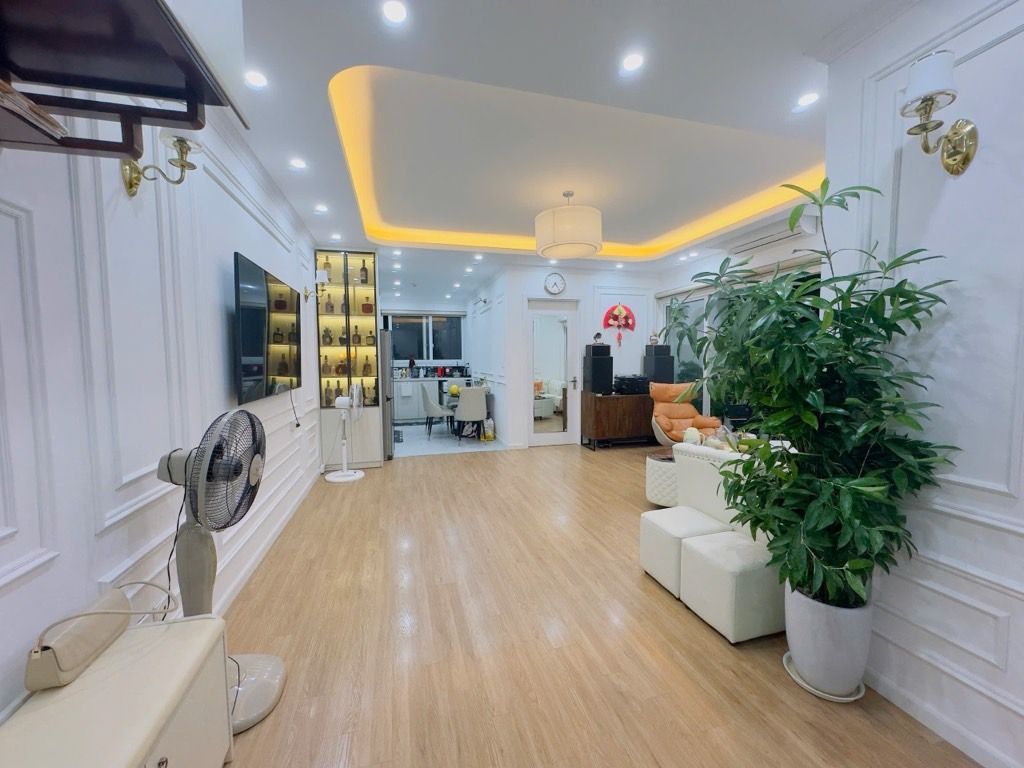 Bán nhà Đại Từ - diện tích 102m2 12 tầng - Căn hộ đẹp hoàn hảo - giá 8,4 tỷ