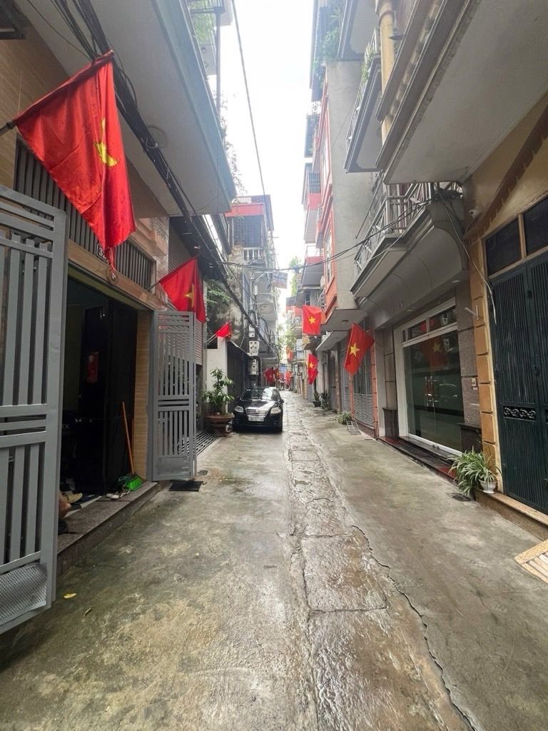 Bán nhà Hoàng Mai - diện tích 35m2 3 tầng - Mặt ngõ thông ô tô tránh - giá 11,6 tỷ