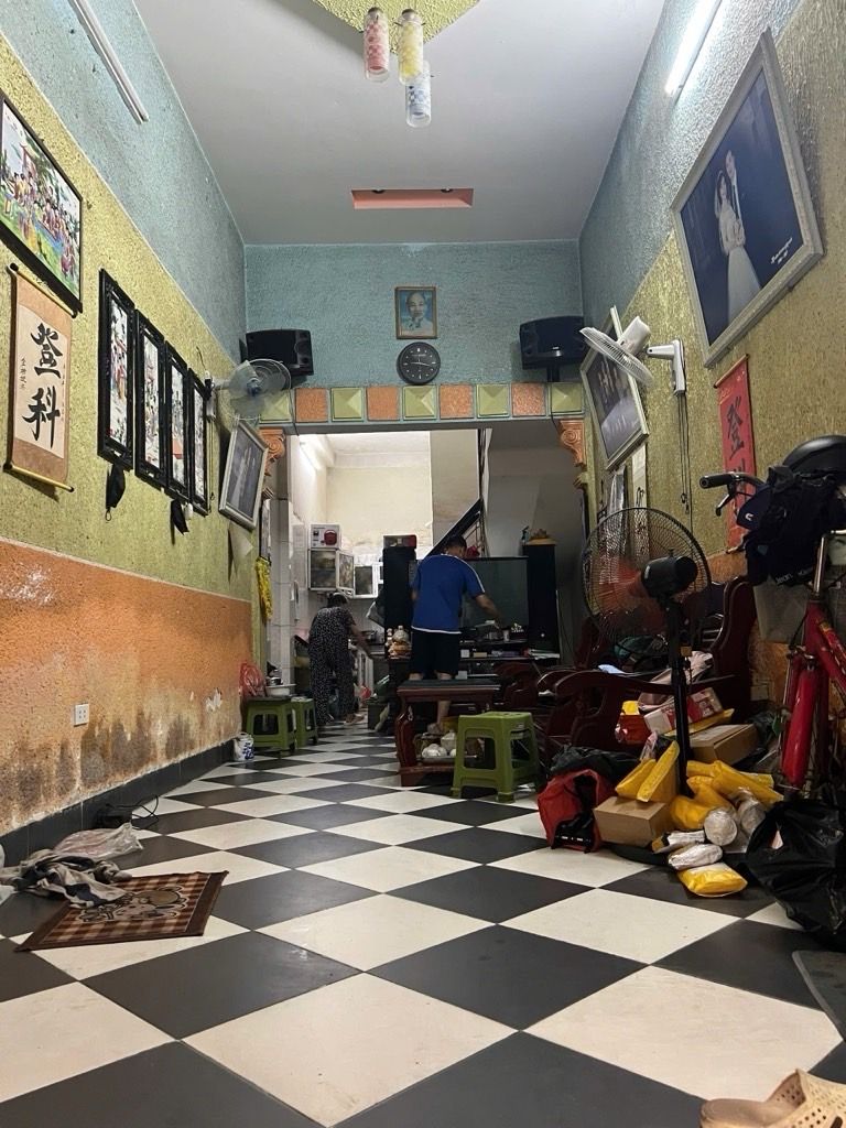 Bán nhà Hoàng Mai - diện tích 35m2 3 tầng - Mặt ngõ thông ô tô tránh - giá 11,6 tỷ