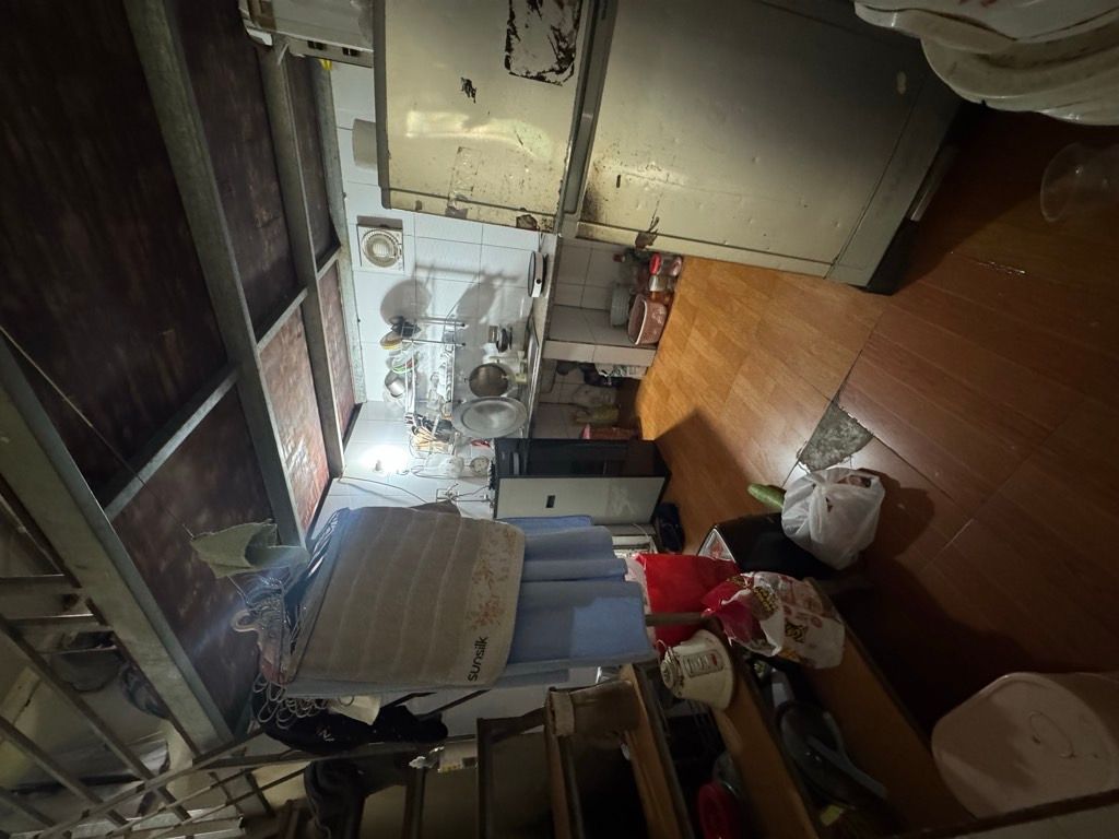 Bán nhà Vũ Hữu - diện tích 40m2 2 tầng - Sát phố - giá 1,3 tỷ