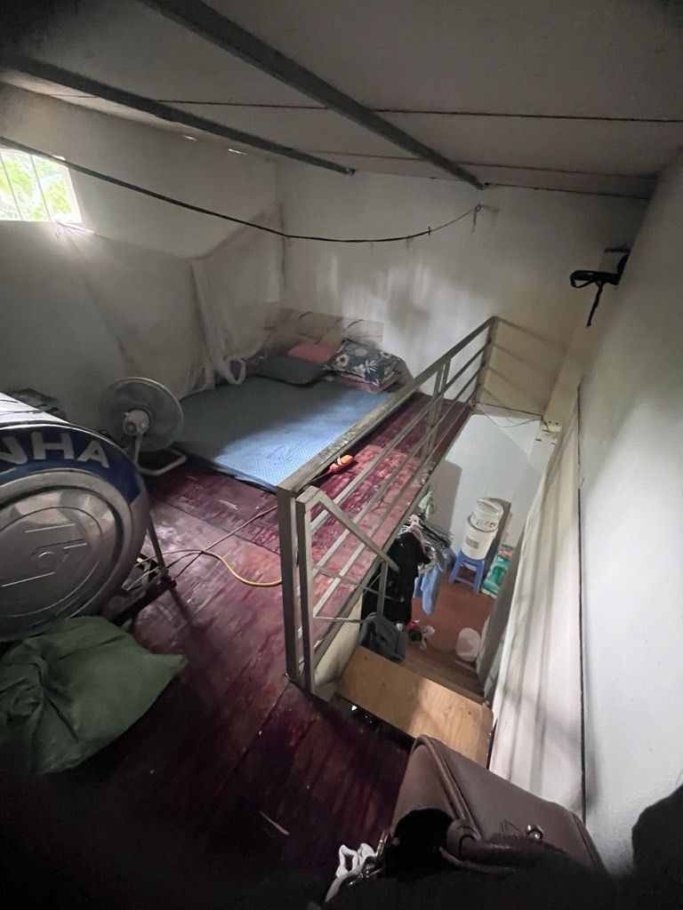 Bán nhà Vũ Hữu - diện tích 40m2 2 tầng - Sát phố - giá 1,3 tỷ