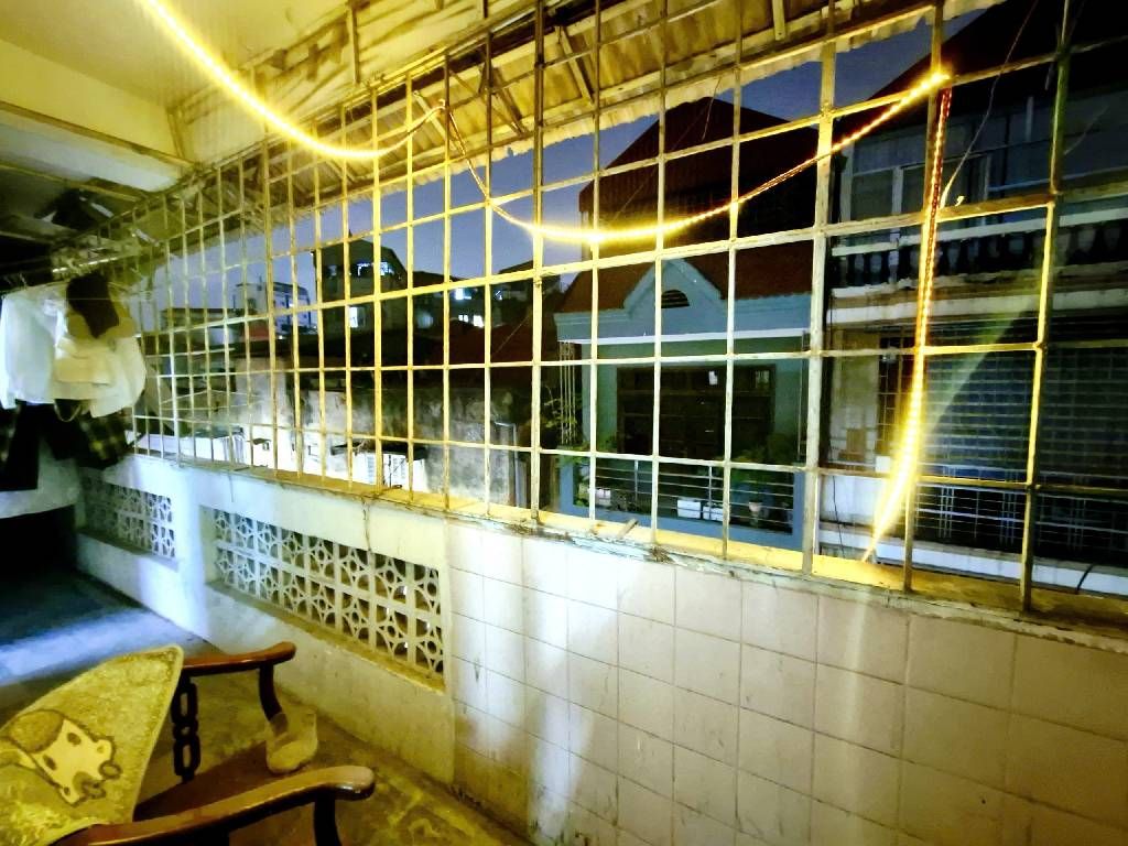 Bán nhà Bùi Ngọc Dương - diện tích 65m2 4 tầng - Căn hộ tập thể tầng 4 - giá 6,5 tỷ