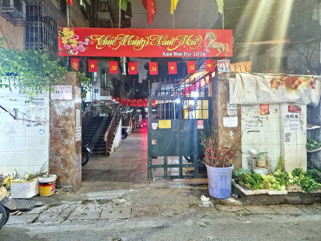 Bán nhà Bùi Ngọc Dương - diện tích 65m2 4 tầng - Căn hộ tập thể tầng 4 - giá 6,5 tỷ