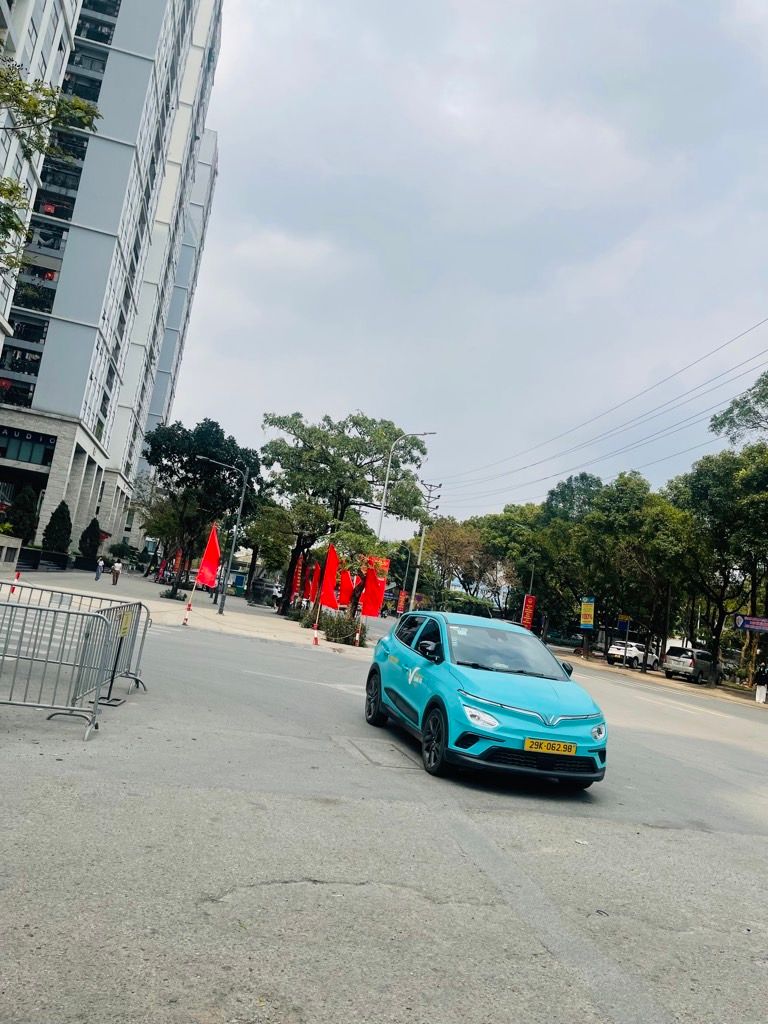 Bán nhà Trần Thủ Độ - diện tích 124.7m2 1 tầng - lô góc 3 ban công - giá 9,08 tỷ