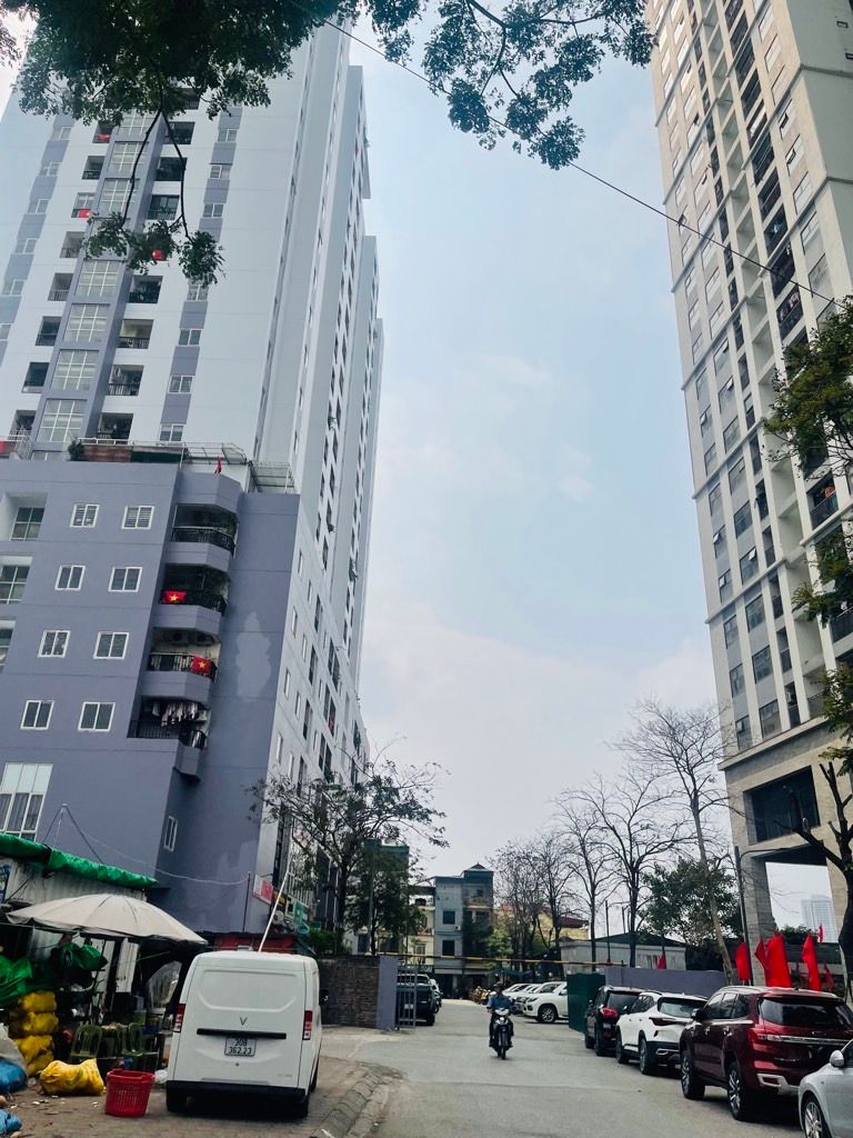 Bán nhà Trần Thủ Độ - diện tích 124.7m2 1 tầng - lô góc 3 ban công - giá 9,08 tỷ