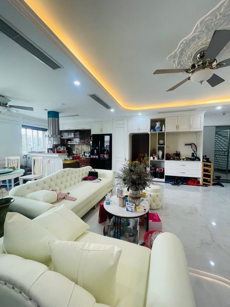 Bán nhà Trần Thủ Độ - diện tích 124.7m2 1 tầng - lô góc 3 ban công - giá 9,08 tỷ