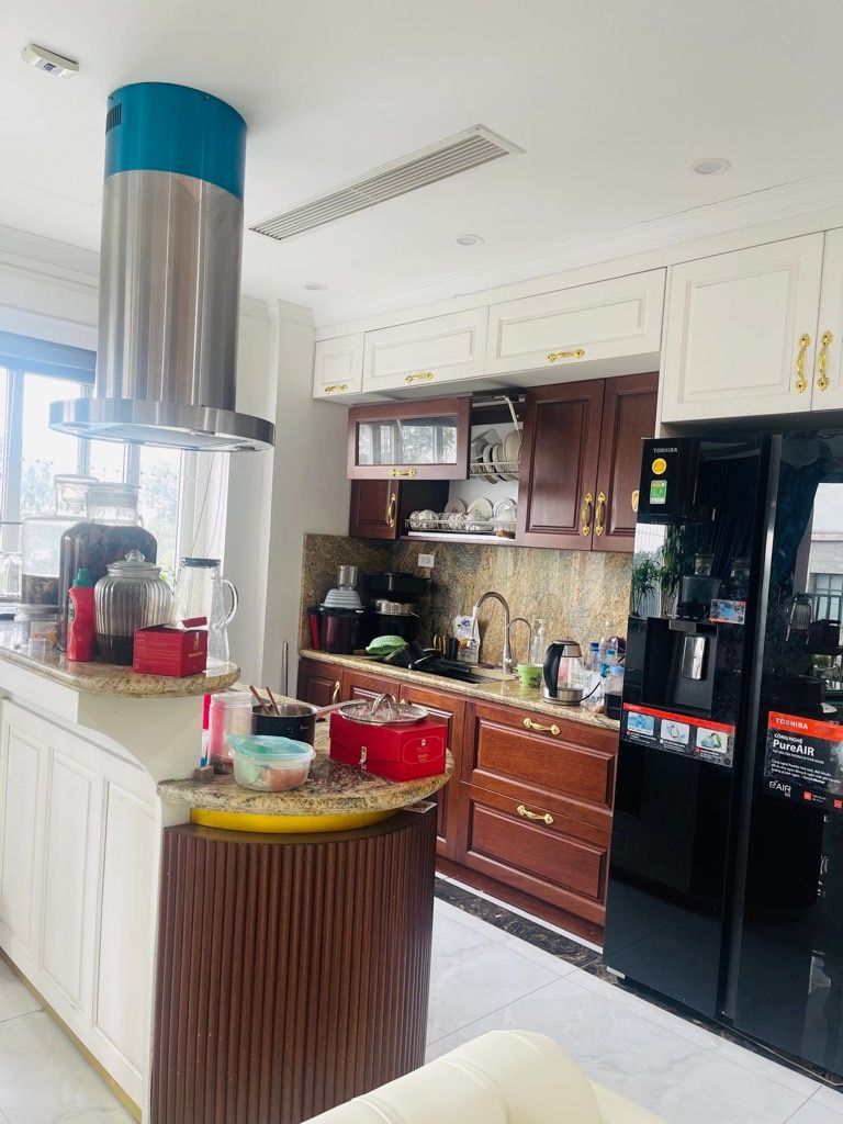 Bán nhà Trần Thủ Độ - diện tích 124.7m2 1 tầng - lô góc 3 ban công - giá 9,08 tỷ