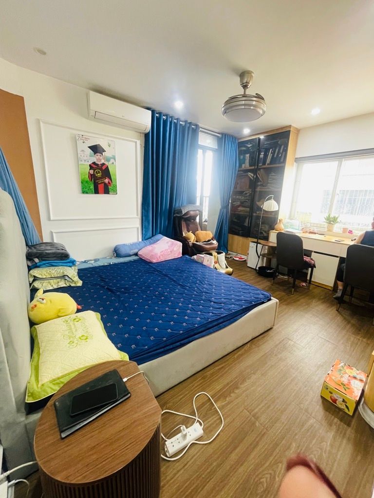 Bán nhà Trần Thủ Độ - diện tích 124.7m2 1 tầng - lô góc 3 ban công - giá 9,08 tỷ