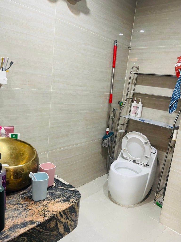 Bán nhà Trần Thủ Độ - diện tích 124.7m2 1 tầng - lô góc 3 ban công - giá 9,08 tỷ