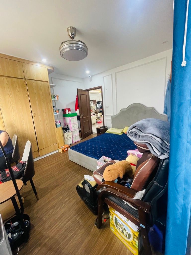 Bán nhà Trần Thủ Độ - diện tích 124.7m2 1 tầng - lô góc 3 ban công - giá 9,08 tỷ