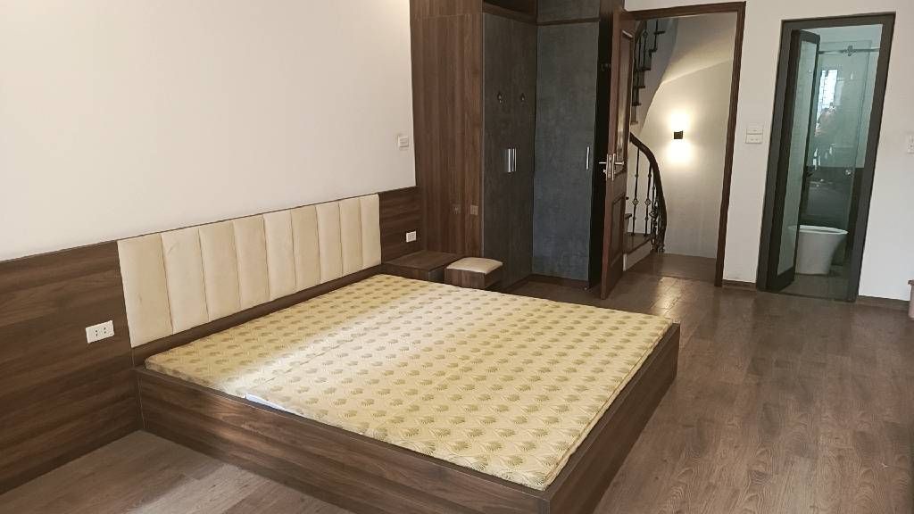 Bán nhà Đại Từ - diện tích 36m2 5 tầng - LÔ GÓC - Ô TÔ ĐỖ CỬA - giá 12,8 tỷ