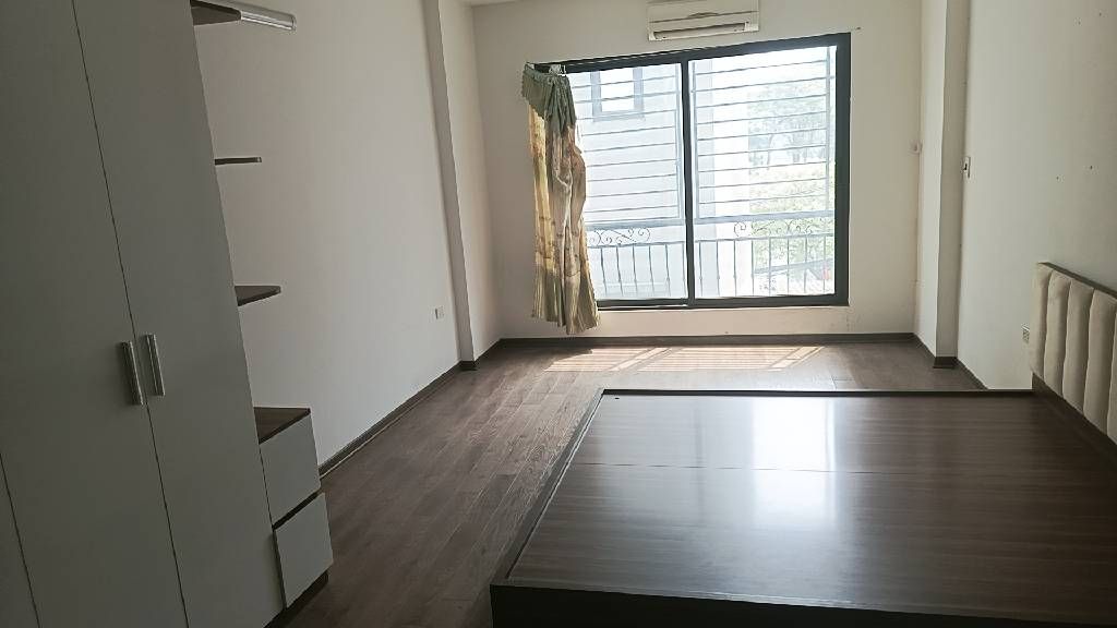 Bán nhà Đại Từ - diện tích 36m2 5 tầng - LÔ GÓC - Ô TÔ ĐỖ CỬA - giá 12,8 tỷ