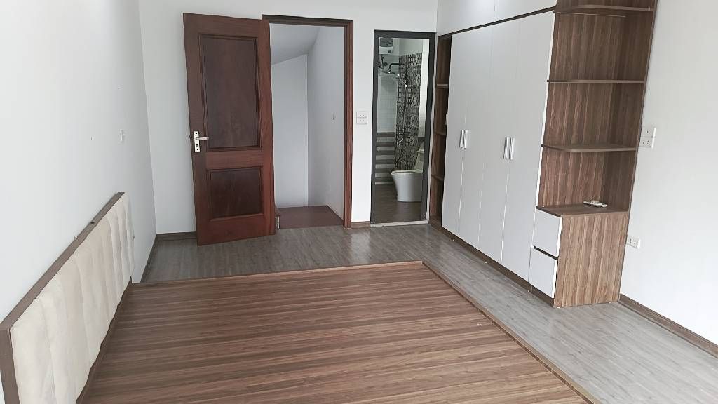 Bán nhà Đại Từ - diện tích 36m2 5 tầng - LÔ GÓC - Ô TÔ ĐỖ CỬA - giá 12,8 tỷ