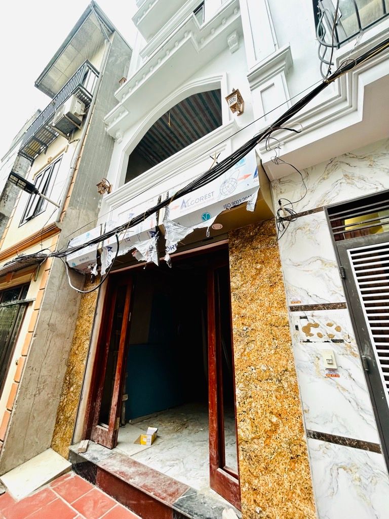 Bán nhà Lĩnh Nam - diện tích 30m2 6 tầng - Thang máy - giá 7,8 tỷ