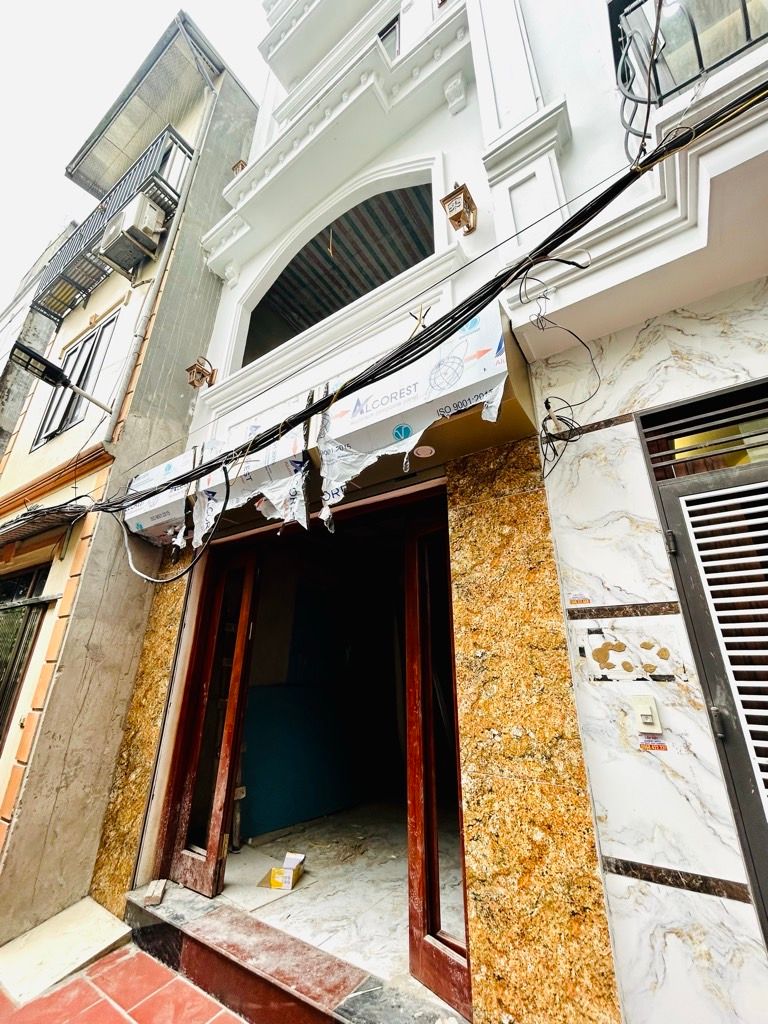 Bán nhà Lĩnh Nam - diện tích 30m2 6 tầng - Thang máy - giá 7,8 tỷ