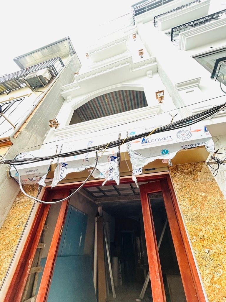 Bán nhà Lĩnh Nam - diện tích 30m2 6 tầng - Thang máy - giá 7,8 tỷ