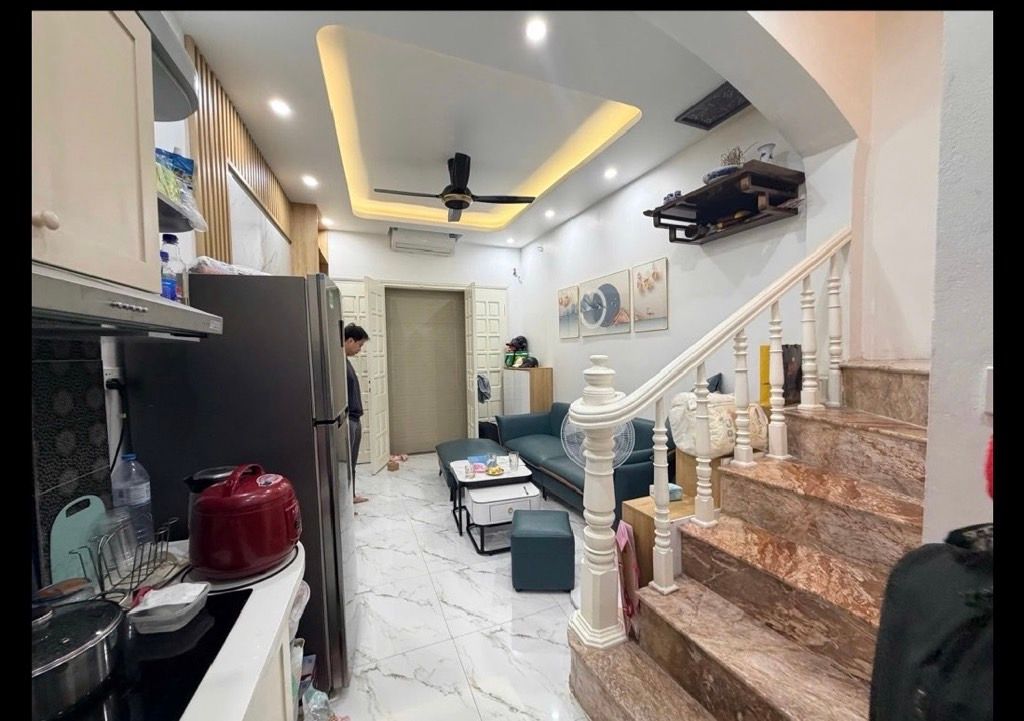 Bán nhà Minh Khai - diện tích 21,7m2 5 tầng - nhà dân xây đủ công năng - giá 5,8 tỷ