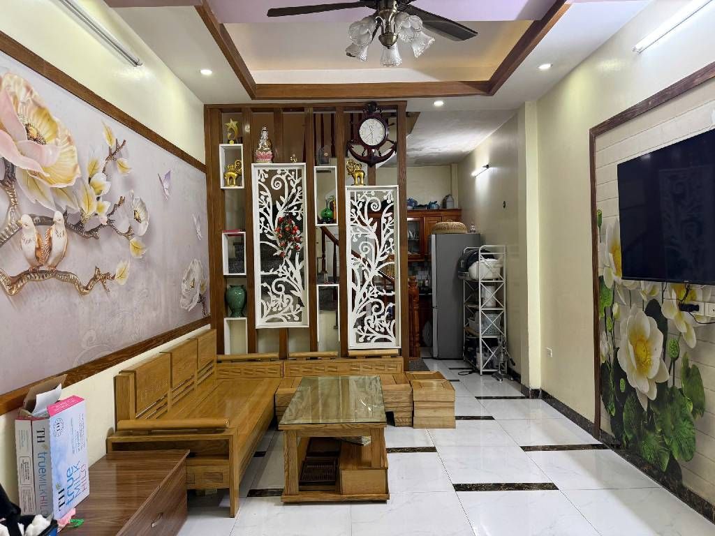 Bán nhà Thanh Lân - diện tích 31.8m2 4 tầng - Ngõ ba gác - giá 5,6 tỷ