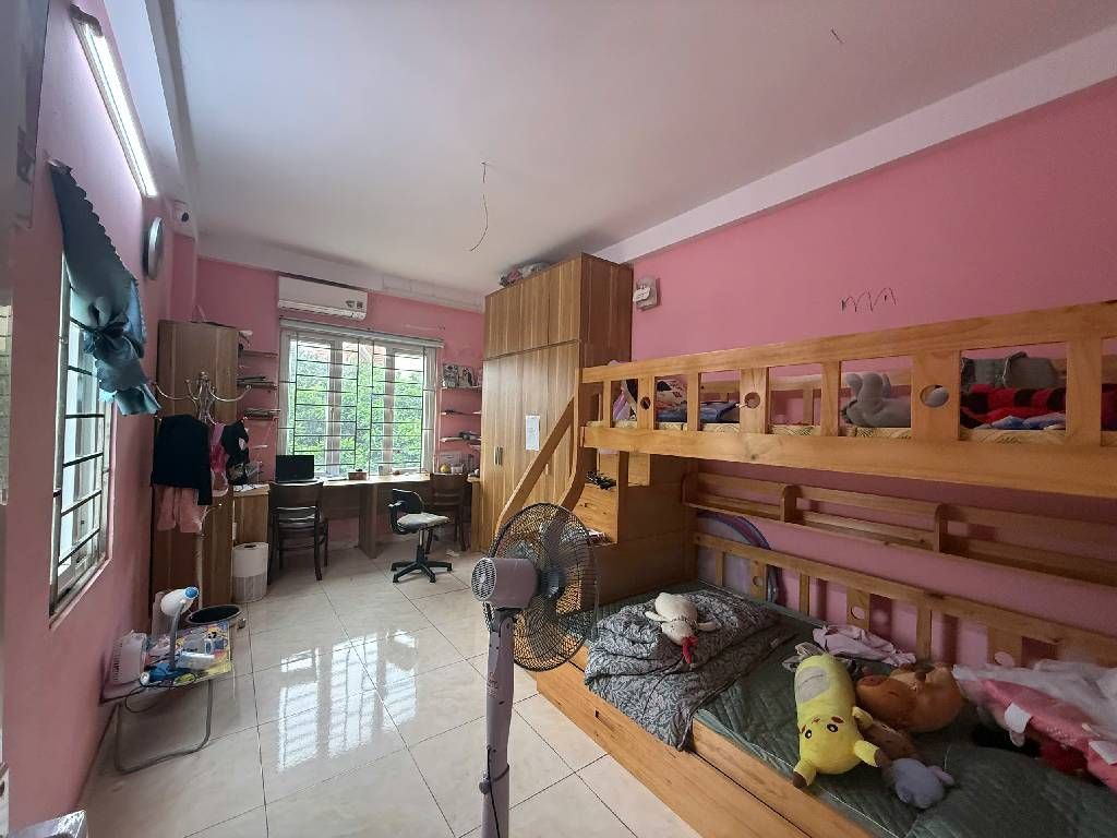 Bán nhà Thanh Lân - diện tích 31.8m2 4 tầng - Ngõ ba gác - giá 5,6 tỷ