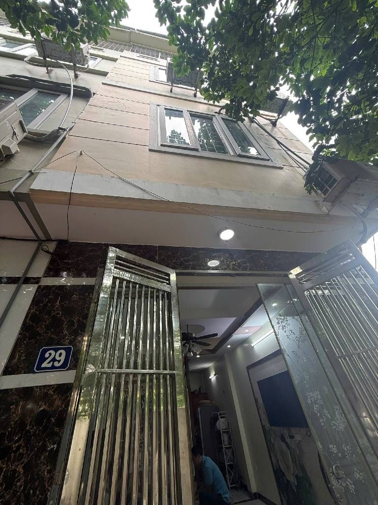 Bán nhà Thanh Lân - diện tích 31.8m2 4 tầng - Ngõ ba gác - giá 5,6 tỷ