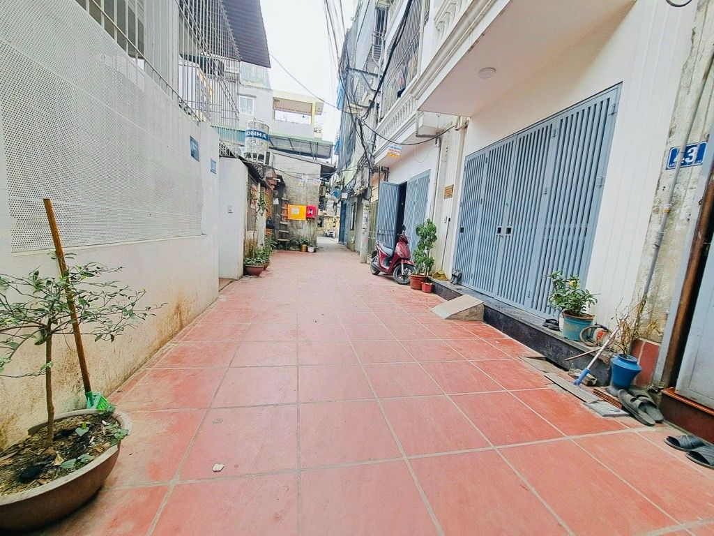 Bán nhà Định Công Hạ - diện tích 36.4m2 2 tầng - 2 mặt thoáng - giá 2,5 tỷ