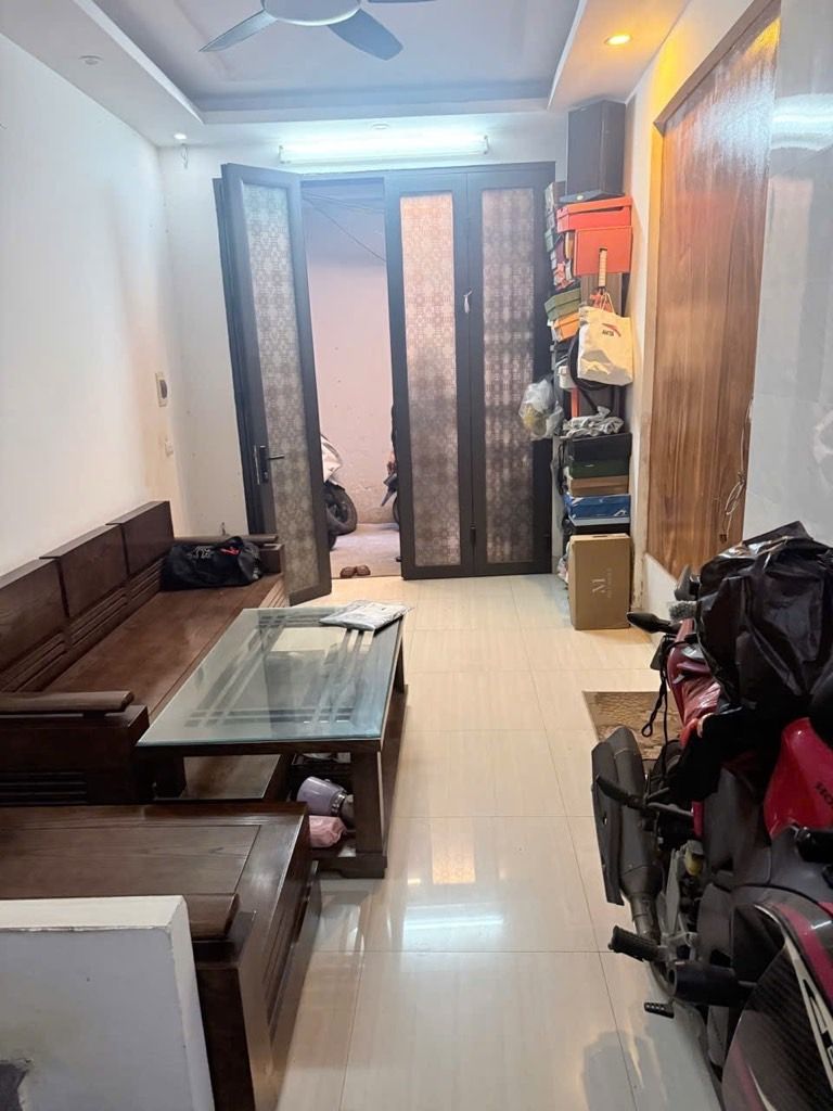 Bán nhà Vĩnh Hưng - diện tích 19,8m2 4 tầng - nhà dân xây khung cột bê tông chắc chắn - giá 3,1 tỷ