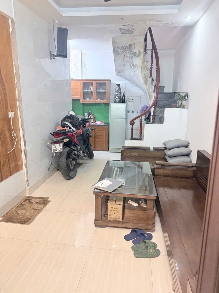 Bán nhà Vĩnh Hưng - diện tích 19,8m2 4 tầng - nhà dân xây khung cột bê tông chắc chắn - giá 3,1 tỷ