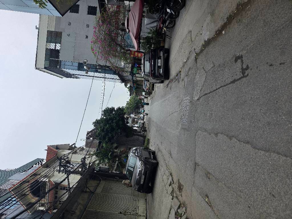 Bán nhà Giải Phóng - diện tích 61m2 6 tầng - ngõ ô tô tránh - giá 18,2 tỷ