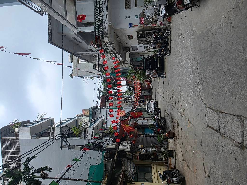 Bán nhà Giải Phóng - diện tích 61m2 6 tầng - ngõ ô tô tránh - giá 18,2 tỷ