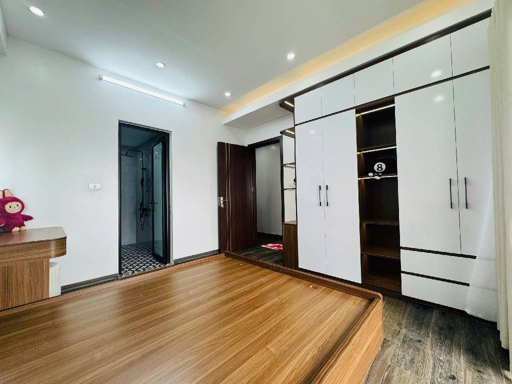 Bán nhà Lĩnh Nam - diện tích 98m2 1 tầng - Lô góc 3 mặt thoáng - giá 6,98 tỷ