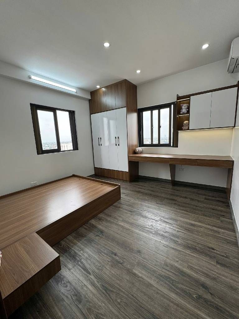 Bán nhà Lĩnh Nam - diện tích 98m2 1 tầng - Lô góc 3 mặt thoáng - giá 6,98 tỷ