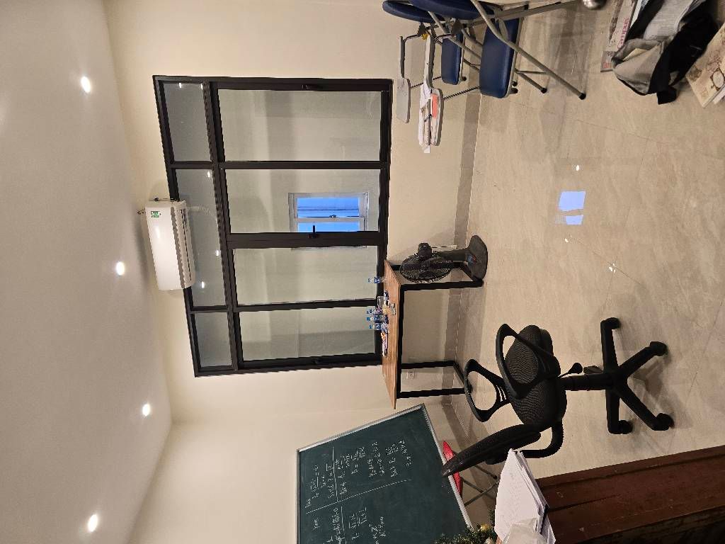 Bán nhà Định Công Thượng - diện tích 44.7m2 4 tầng - Nhà đẹp rất mới, Nội thất thiết kế theo phòng rất đẹp - giá 15,5 tỷ