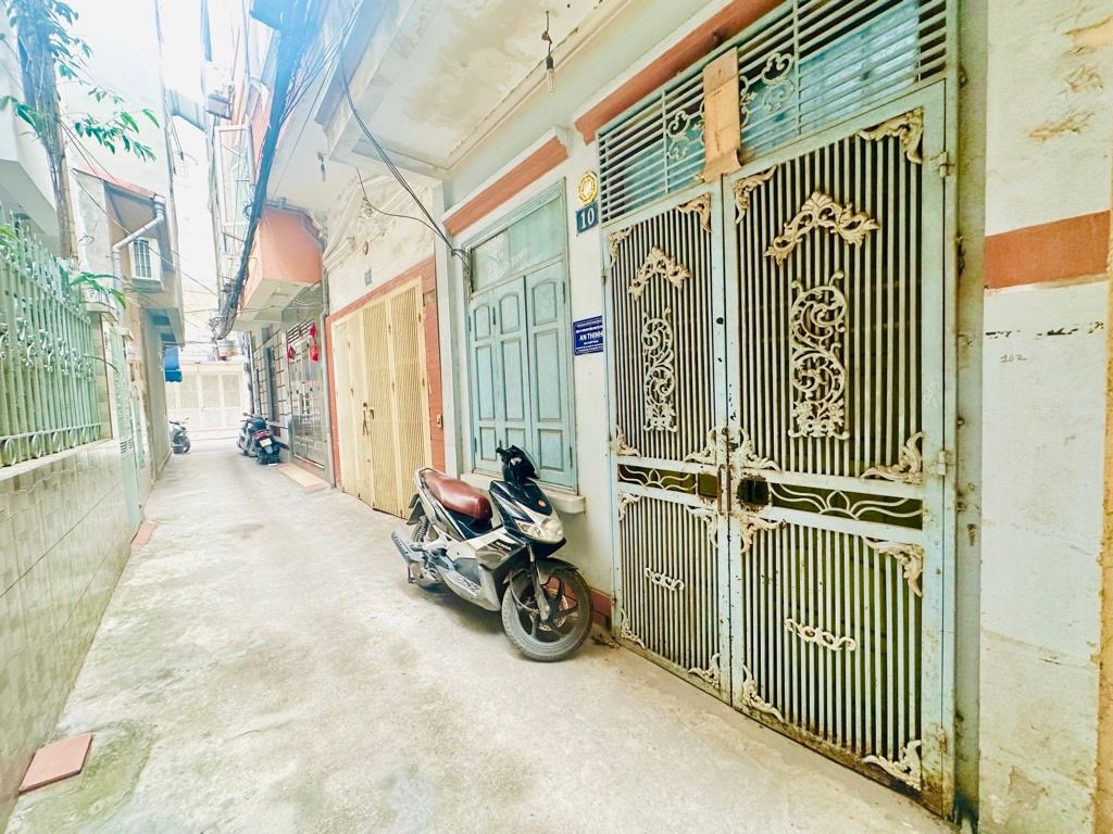 Bán nhà Tam Trinh - diện tích 29,5m2 4 tầng - Nhà mặt ngách ô tô vào - giá 9,5 tỷ