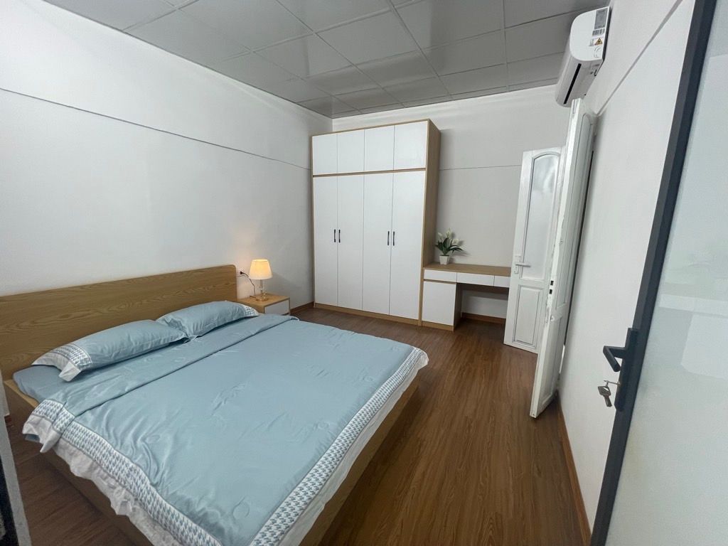 Bán nhà Số 7 Huỳnh Thúc Kháng - diện tích 21,9m2 2 tầng - Nhà đẹp như tranh - giá 5,6 tỷ