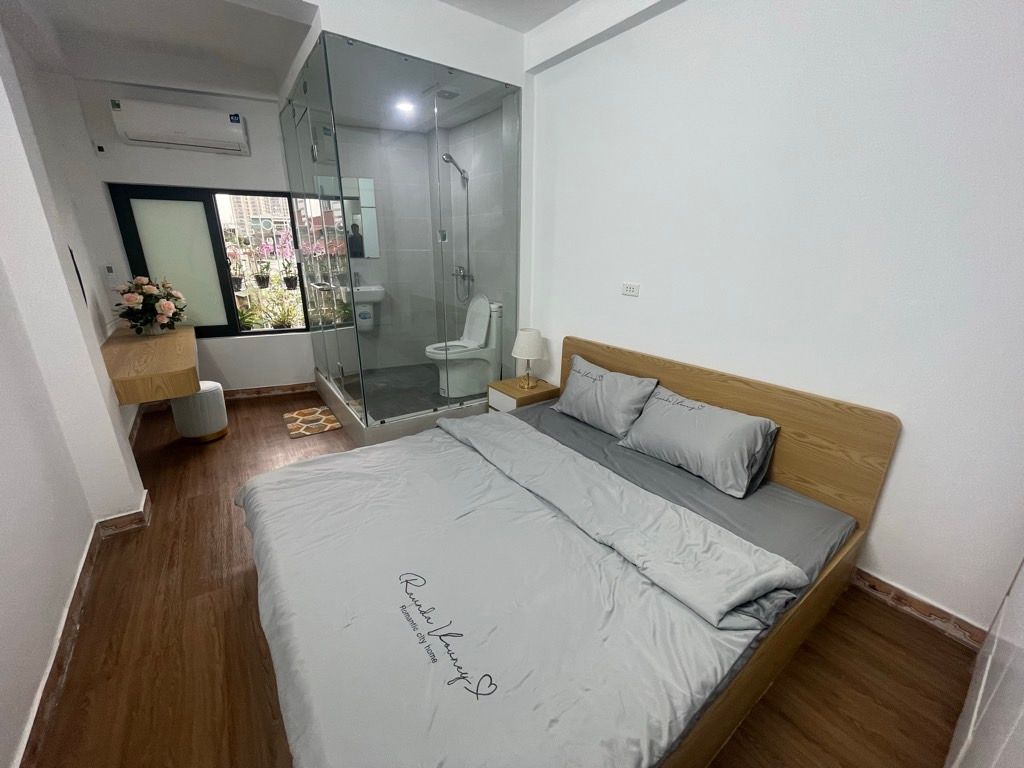 Bán nhà Số 7 Huỳnh Thúc Kháng - diện tích 21,9m2 2 tầng - Nhà đẹp như tranh - giá 5,6 tỷ