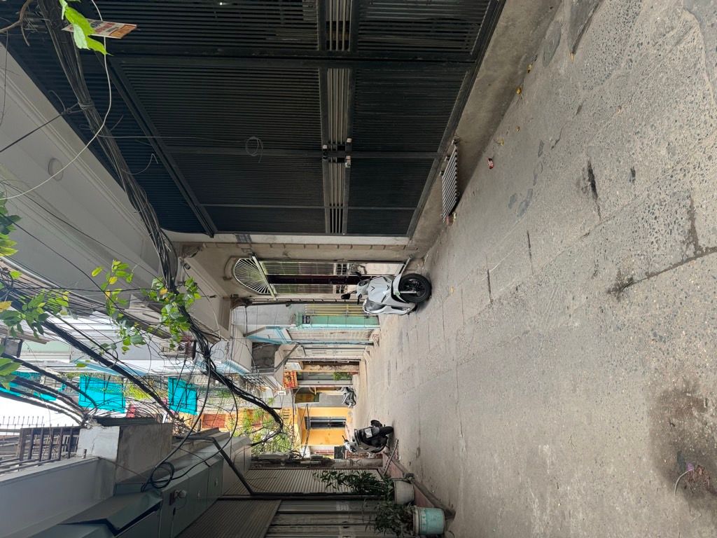 Bán nhà Trương Định - diện tích 30m2 5 tầng - Ô TÔ GẦN NHÀ - giá 9,8 tỷ