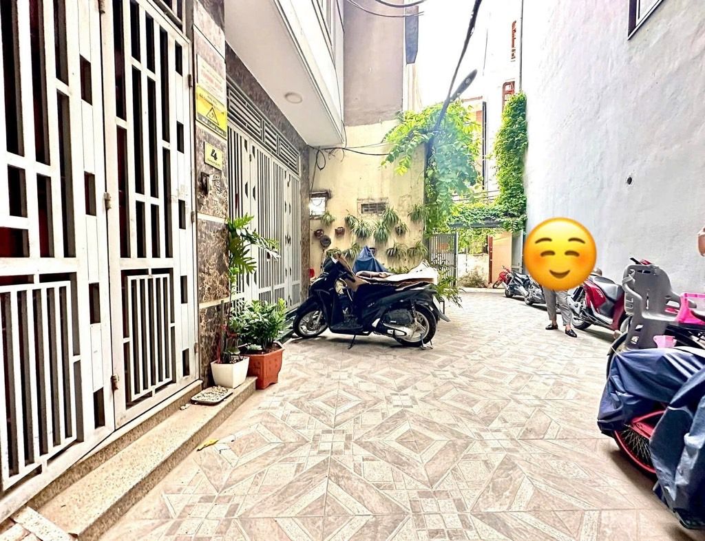 Bán nhà Trương Định - diện tích 30m2 5 tầng - Ô TÔ GẦN NHÀ - giá 9,8 tỷ