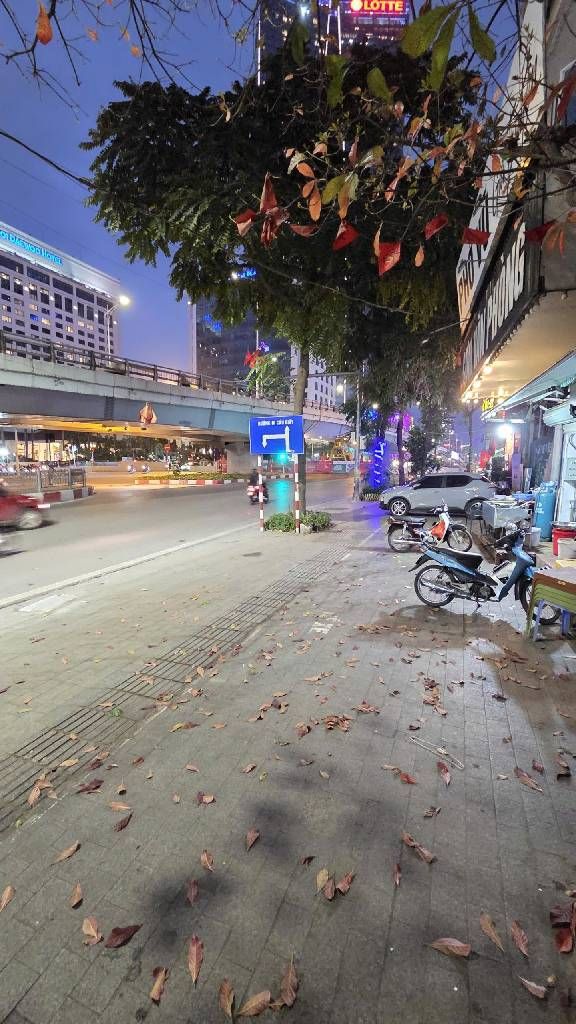 Bán nhà Nguyễn Chí Thanh - diện tích 11,7m2 6 tầng - Ô tô có thể dừng đỗ ngày đêm - giá 6,9 tỷ