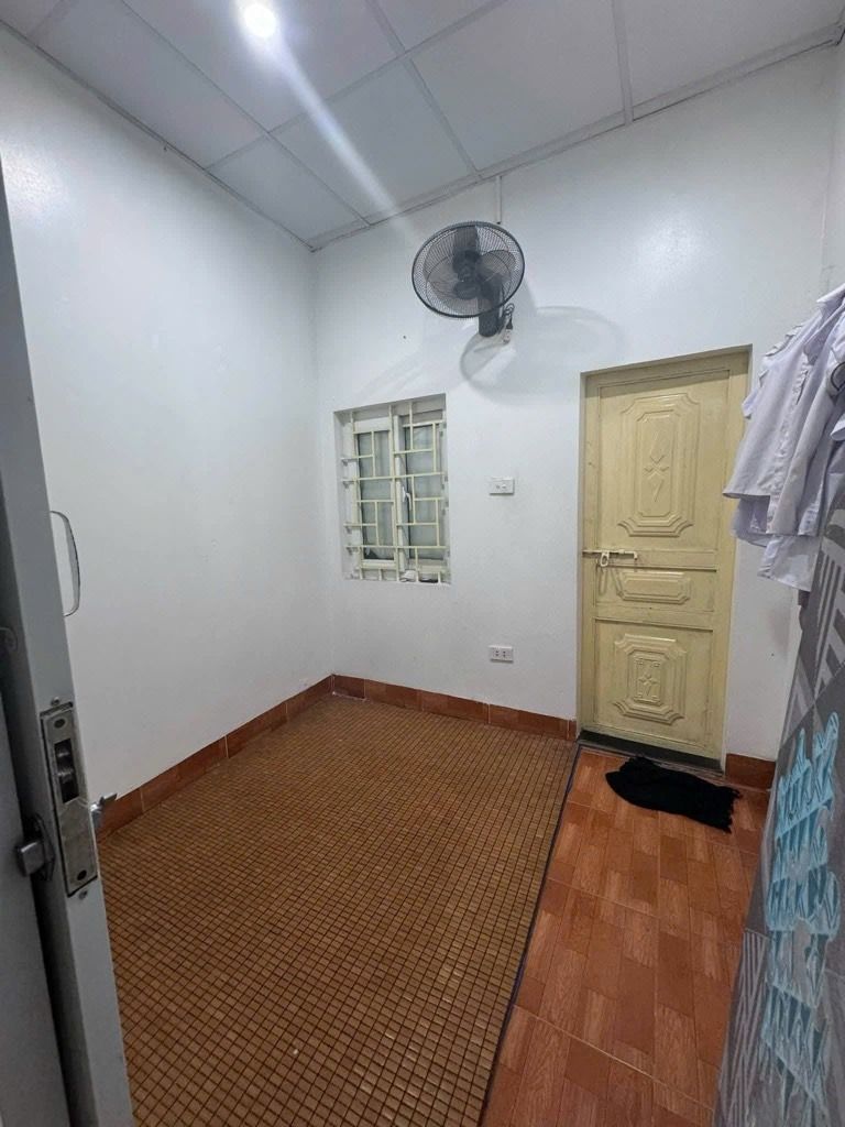 Bán nhà Định Công Hạ - diện tích 30m2 2 tầng - Ô tô đậu cửa - giá 0,315 tỷ