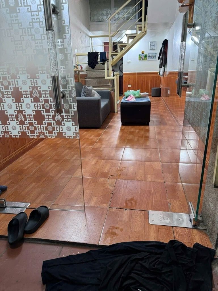 Bán nhà Định Công Hạ - diện tích 30m2 2 tầng - Ô tô đậu cửa - giá 0,315 tỷ