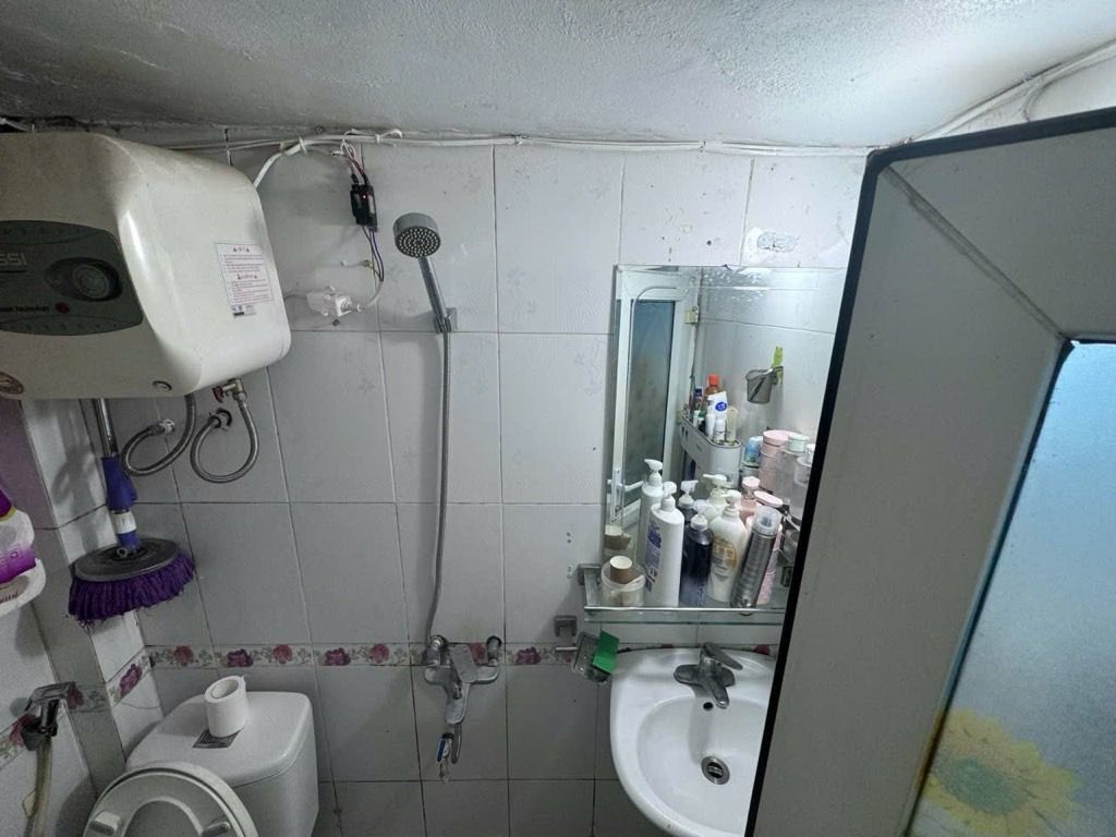 Bán nhà Định Công Hạ - diện tích 30m2 2 tầng - Ô tô đậu cửa - giá 0,315 tỷ