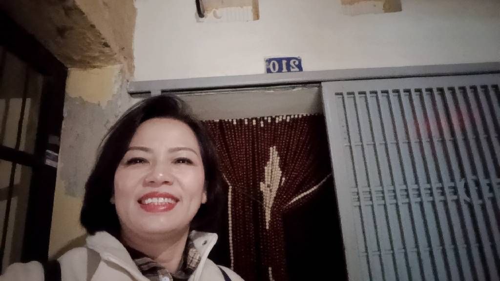 Bán nhà Phố 8/3 - diện tích 35m2 2 tầng - ô tô đỗ chân cầu thang - giá 1,98 tỷ