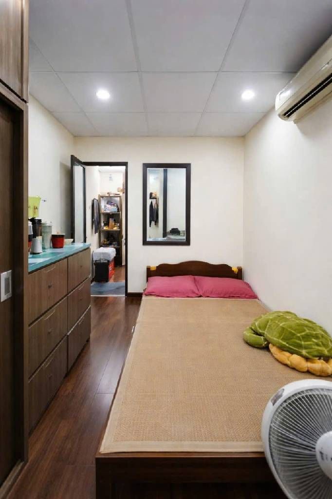 Bán nhà Phố 8/3 - diện tích 35m2 2 tầng - ô tô đỗ chân cầu thang - giá 1,98 tỷ