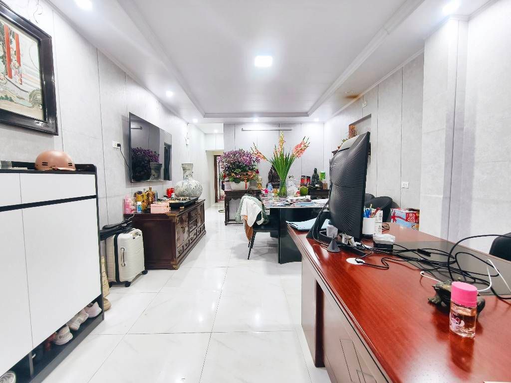 Bán nhà Nguyễn Khoái - diện tích 38.1m2 1 tầng - Ô tô đỗ cầu thang - giá 6,4 tỷ