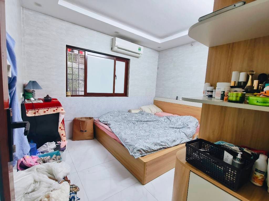 Bán nhà Nguyễn Khoái - diện tích 38.1m2 1 tầng - Ô tô đỗ cầu thang - giá 6,4 tỷ