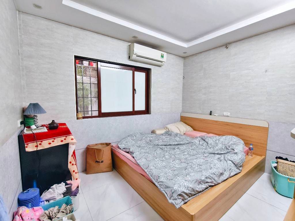 Bán nhà Nguyễn Khoái - diện tích 38.1m2 1 tầng - Ô tô đỗ cầu thang - giá 6,4 tỷ