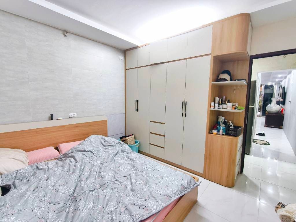 Bán nhà Nguyễn Khoái - diện tích 38.1m2 1 tầng - Ô tô đỗ cầu thang - giá 6,4 tỷ