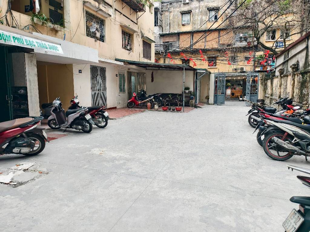 Bán nhà Nguyễn Khoái - diện tích 38.1m2 1 tầng - Ô tô đỗ cầu thang - giá 6,4 tỷ