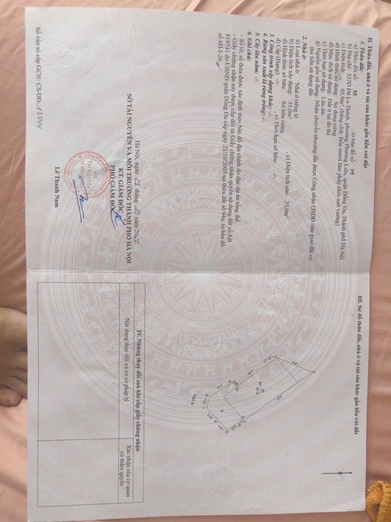 Bán nhà Đê La Thành - diện tích 45,9m2 3 tầng - Nhà mới sửa, sân để xe - giá 9,6 tỷ