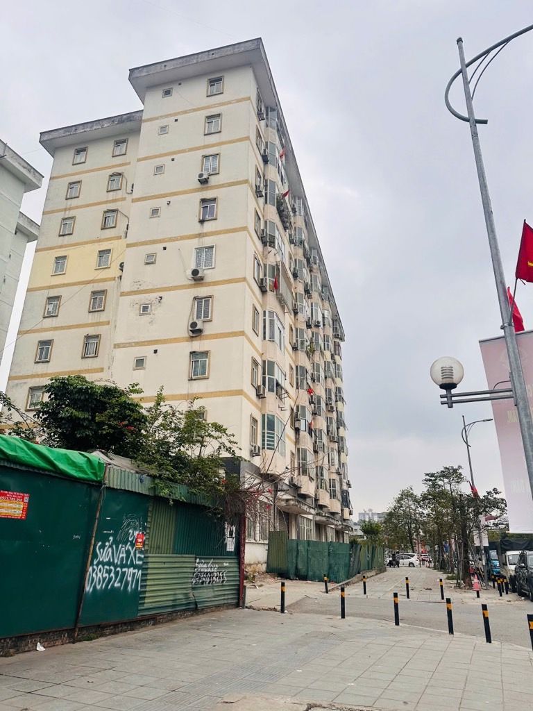 Bán nhà Huỳnh Thúc Kháng - diện tích 75m2 9 tầng - vị trí đắc địa - giá 7,75 tỷ